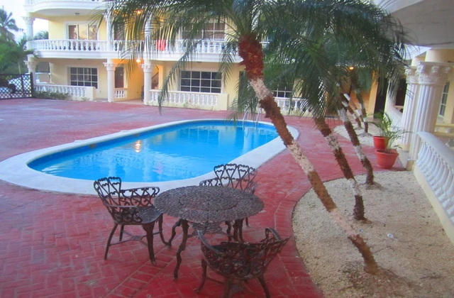 Sunshine Guest House Punta Cana Piscine 2